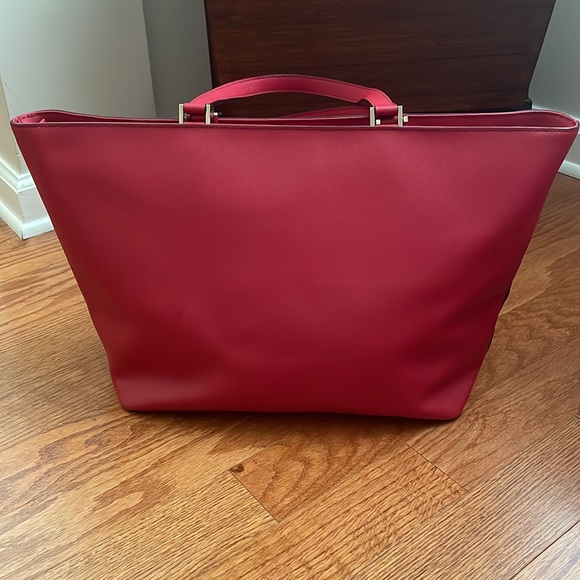 Kate Spade pillboxred (617) WKRU2931 Newbury lane with dust bag. - Picture 3 of 9